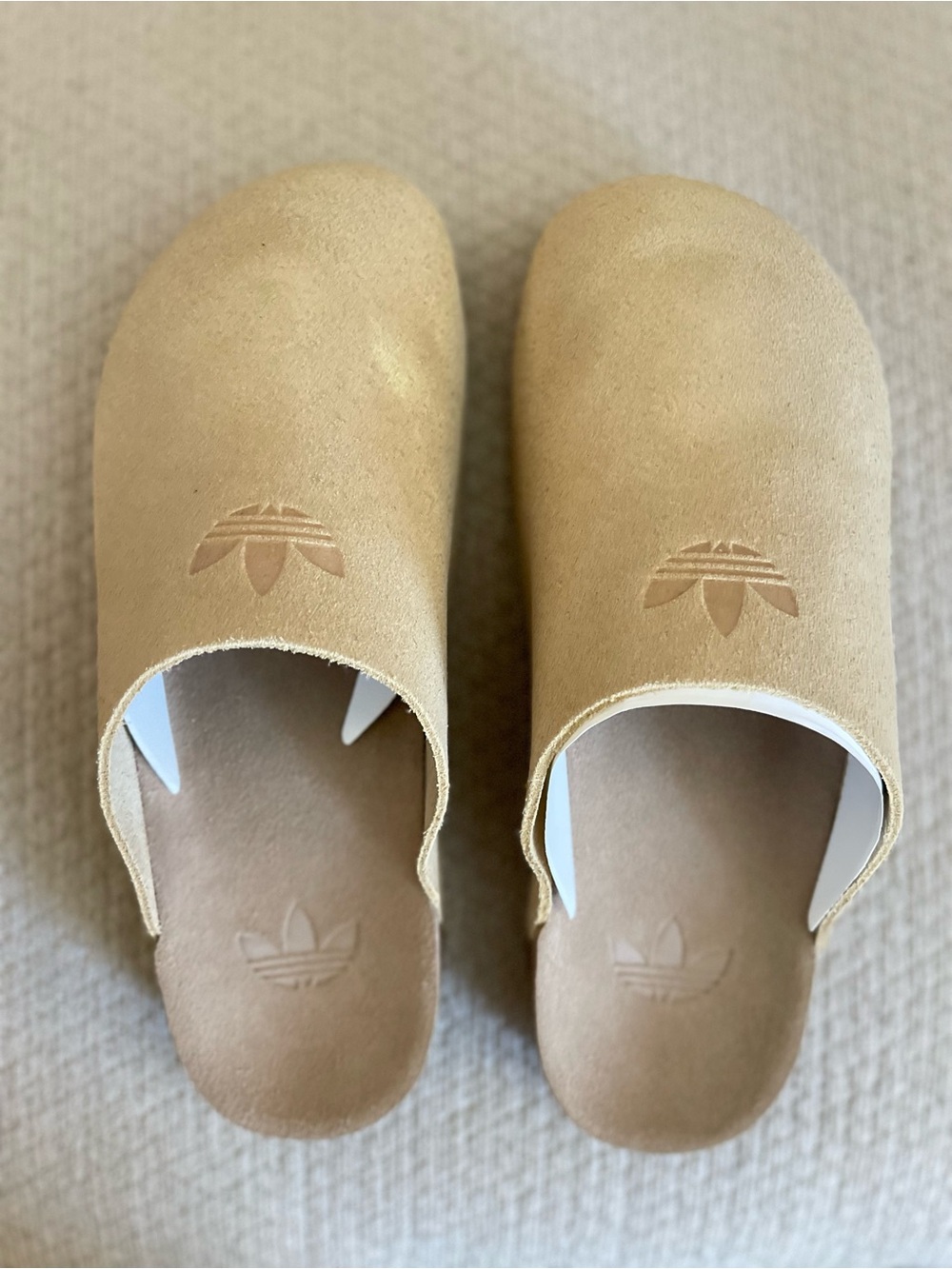 Size 8m (9 women) - Adidas Adimule Slides Core Black Gum JQ4367 Unisex BRAND NEW - Picture 3 of 8